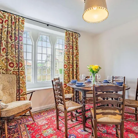 3 Bed In Fylingthorpe 85927 *