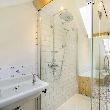 3 Bed In Fylingthorpe 85927 Holiday home *