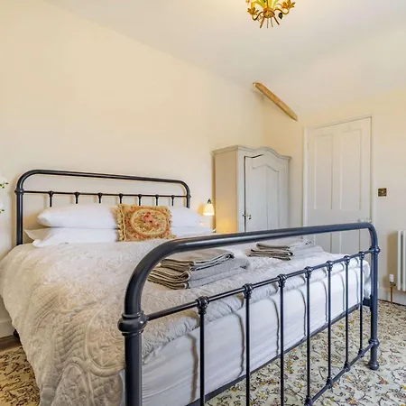 Holiday home 3 Bed In Fylingthorpe 85927