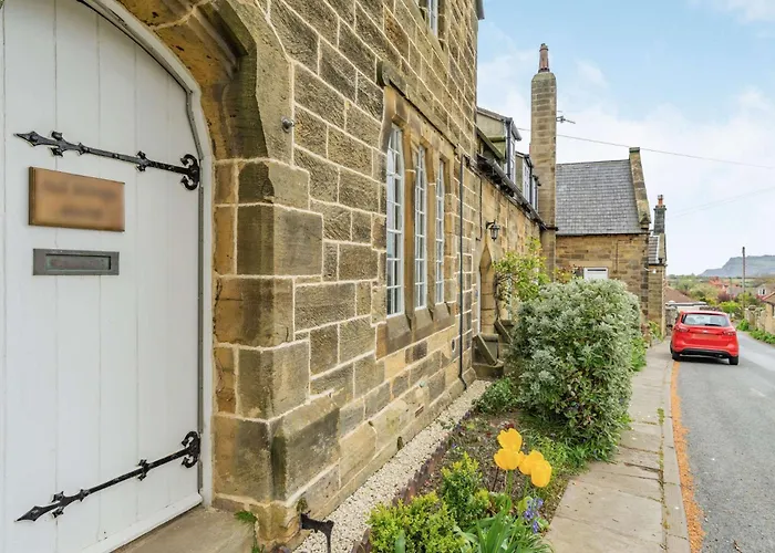 3 Bed In Fylingthorpe 85927 *