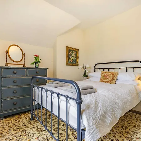 3 Bed In Whitby Oc-85927 *