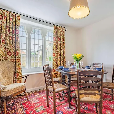 3 Bed In Whitby Oc-85927 *