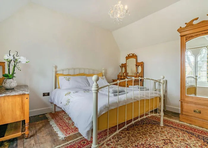 3 Bed In Fylingthorpe 85927